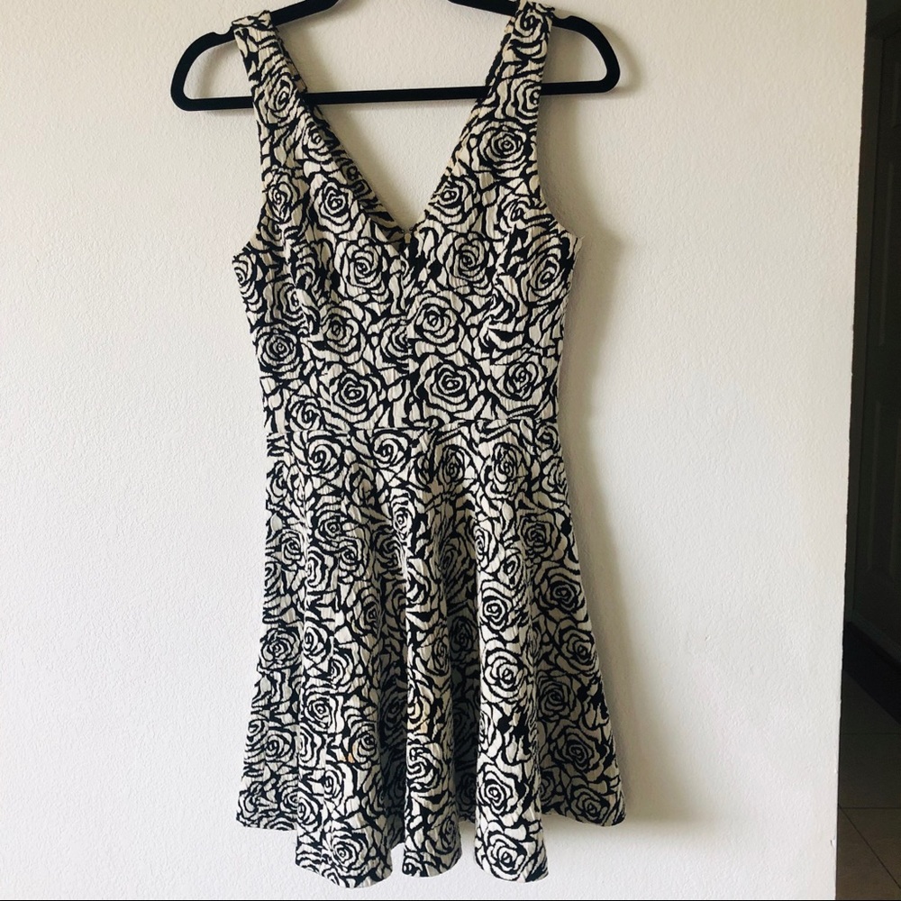 Erin featherson Rose Floral vneck A Line sleeveless dress